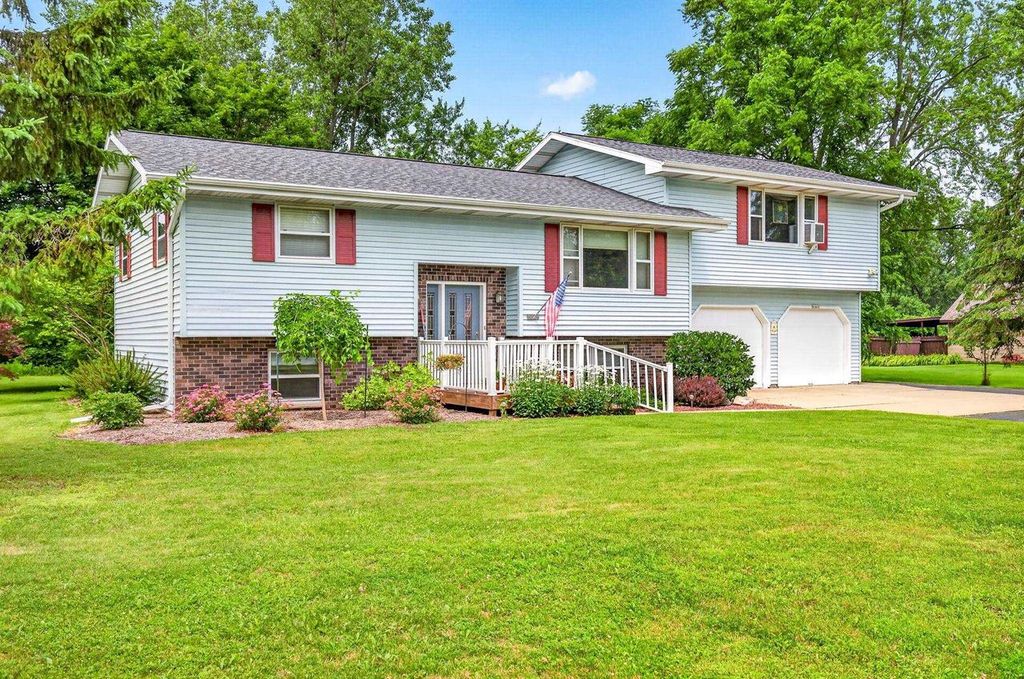 Photo of N1415 Greenwood ROAD, Greenville, WI 54942 (MLS # 50328918)