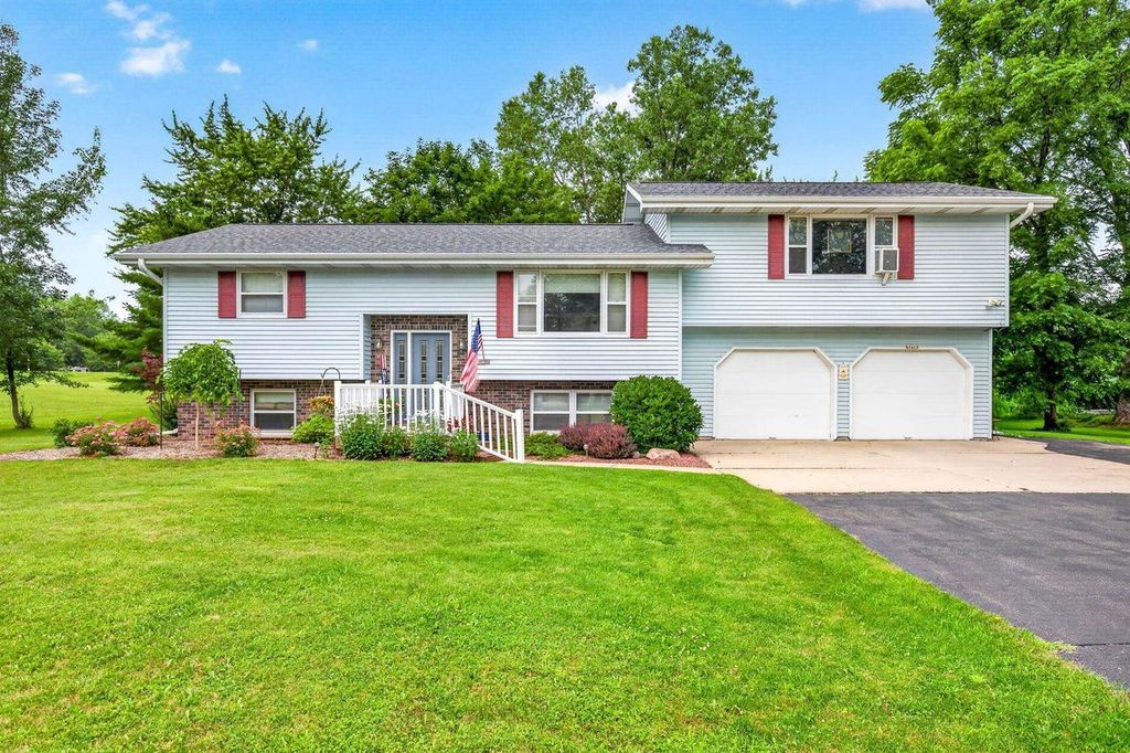 Photo of N1415 Greenwood ROAD, Greenville, WI 54942 (MLS # 50328918)