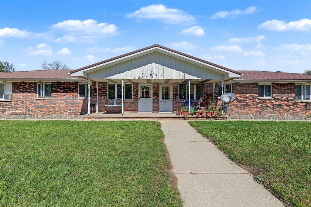 Photo of 151 W Glenbrook DRIVE, Pulaski, WI 54162 (MLS # 50332895)