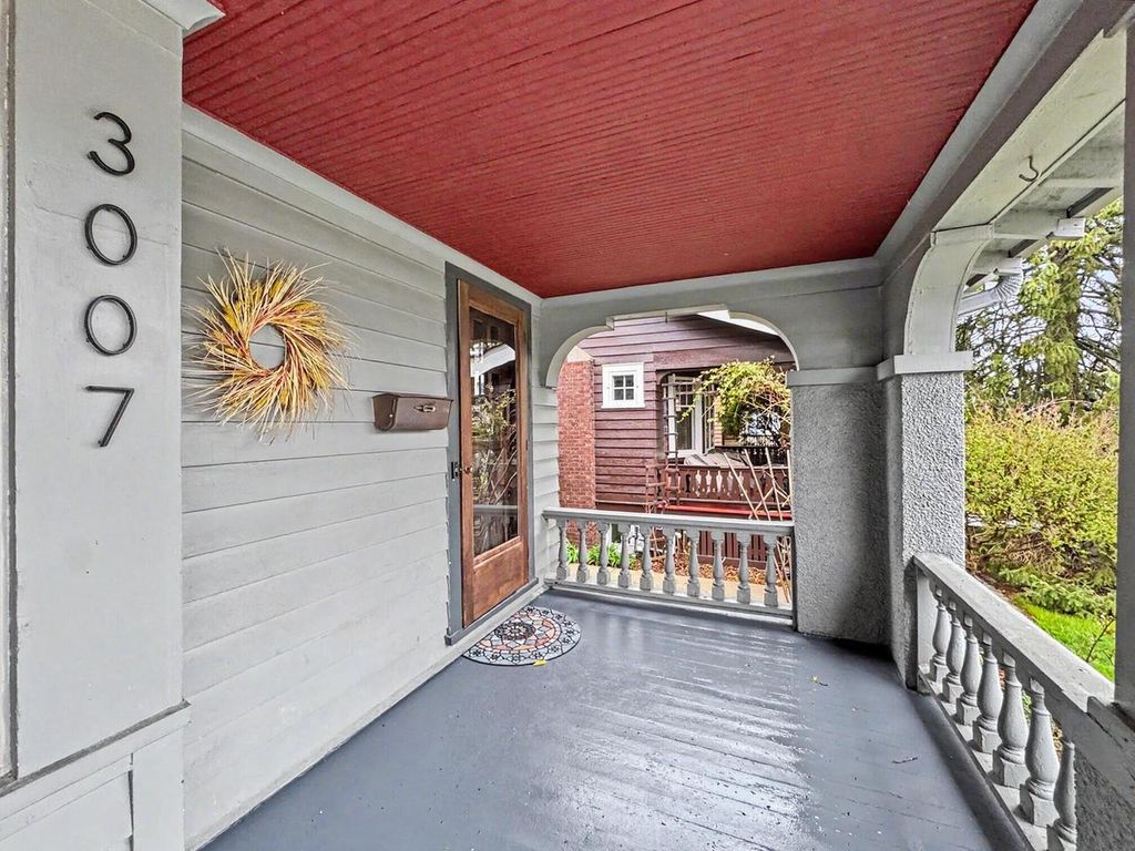 Photo of 3007 N Newhall STREET, Milwaukee, WI 53211 (MLS # 1958633)