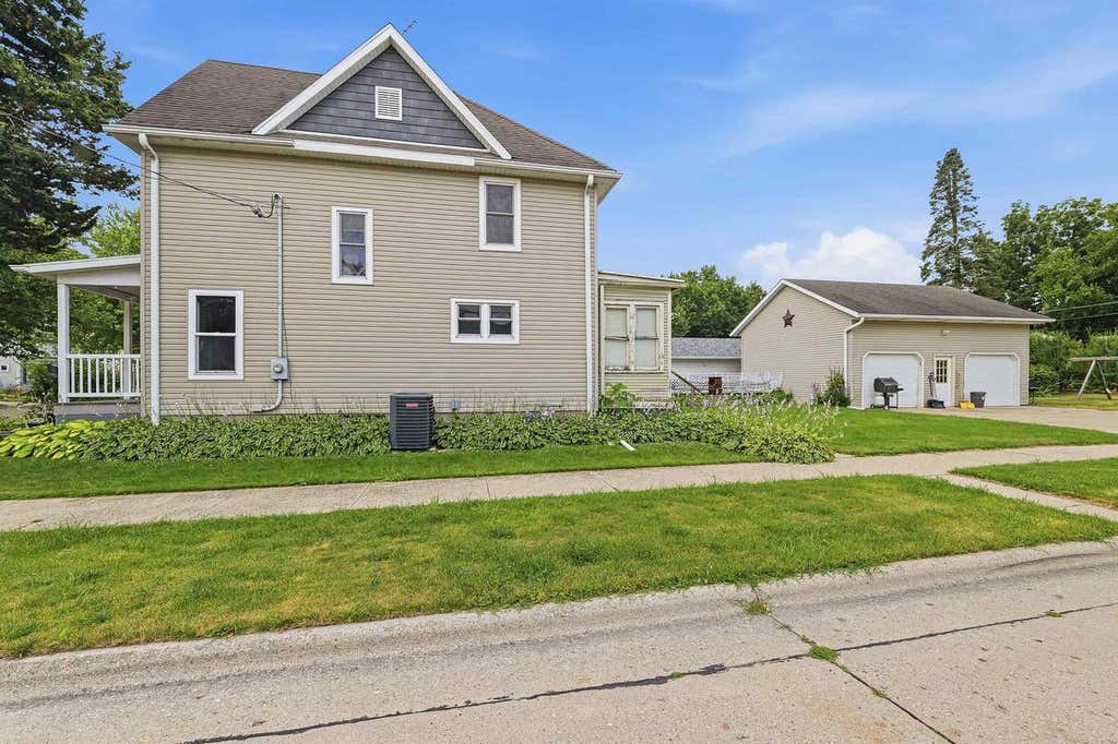 Photo of 118 Pleasant STREET, Beaver Dam, WI 53916 (MLS # 2028507)
