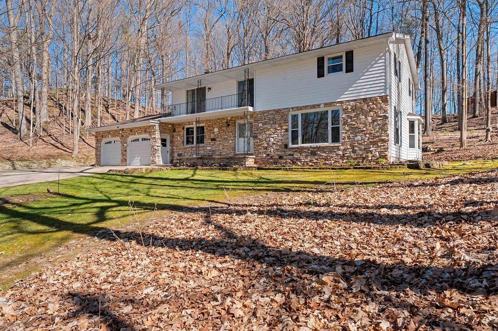 Photo of 383 Swiss Hill DRIVE, Green Bay, WI 54302 (MLS # 50324202)