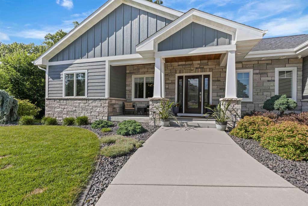 Photo of 11702 N Heritage RIDGE, Edgerton, WI 53534 (MLS # 2027087)