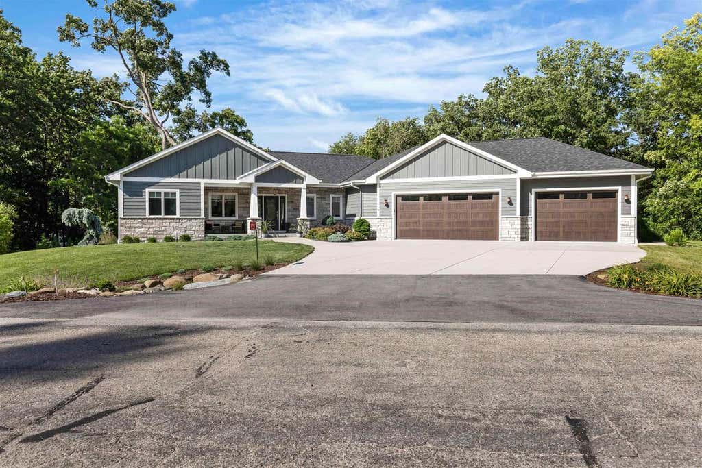 Photo of 11702 N Heritage RIDGE, Edgerton, WI 53534 (MLS # 2027087)
