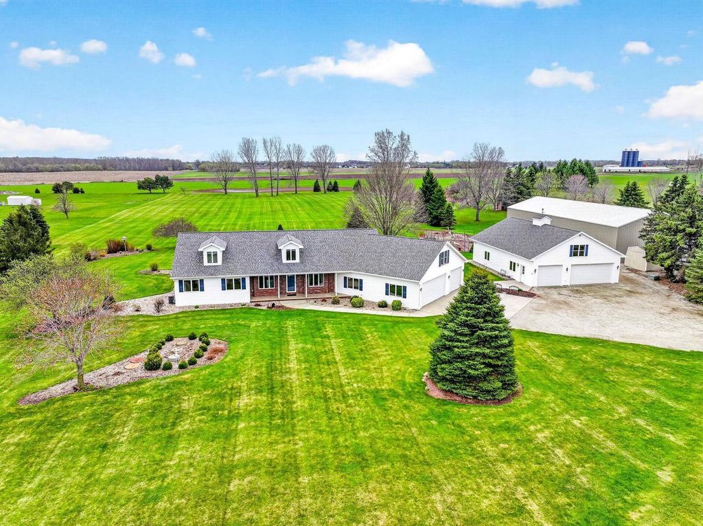 Photo of 4665 Edgewood DRIVE, Appleton, WI 54913 (MLS # 50324360)
