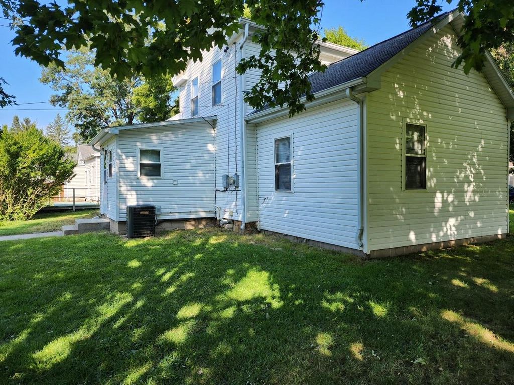 Photo of 330 7th STREET, Baraboo, WI 53913 (MLS # 2009994)