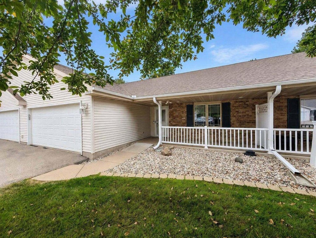 Photo of 2645 Havenwood Dr DRIVE #C, Oshkosh, WI 54904 (MLS # 1976676)