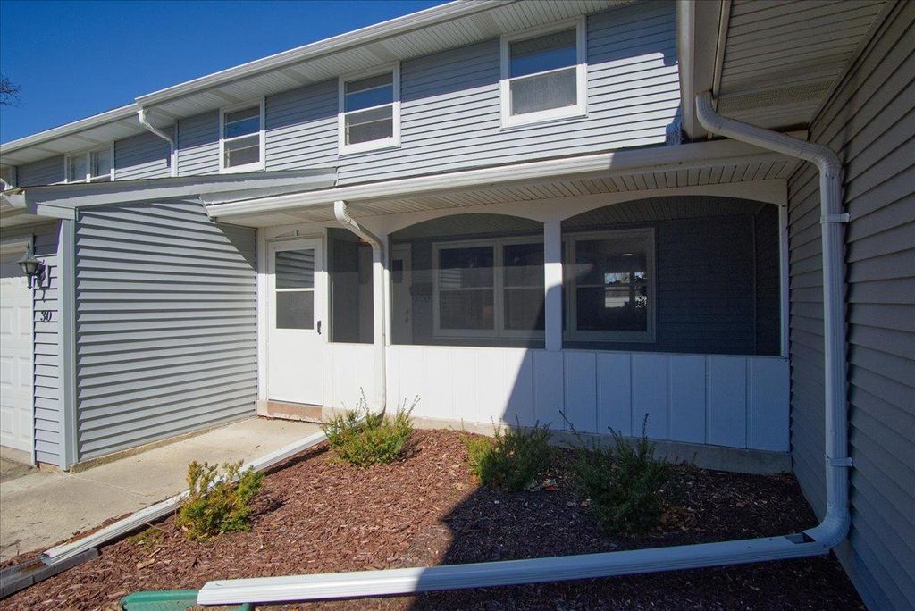 Photo of 30 Whitcomb CIRCLE #100, Madison, WI 53711 (MLS # 2018239)