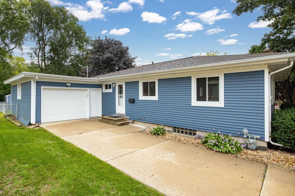 Photo of 1406 Hazel STREET, Oshkosh, WI 54901 (MLS # 50332923)