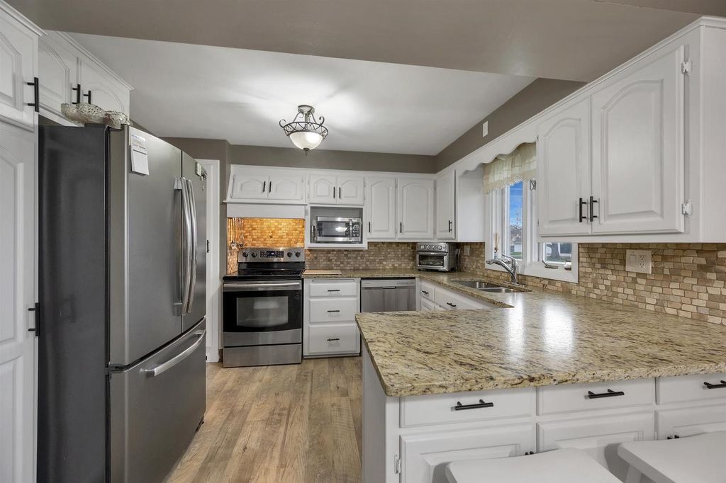 Photo of 1412 Gross AVENUE, Green Bay, WI 54304 (MLS # 50324506)
