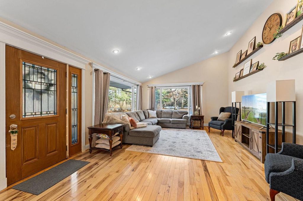 Photo of 144 Meadowview DRIVE, Baraboo, WI 53913 (MLS # 2014836)