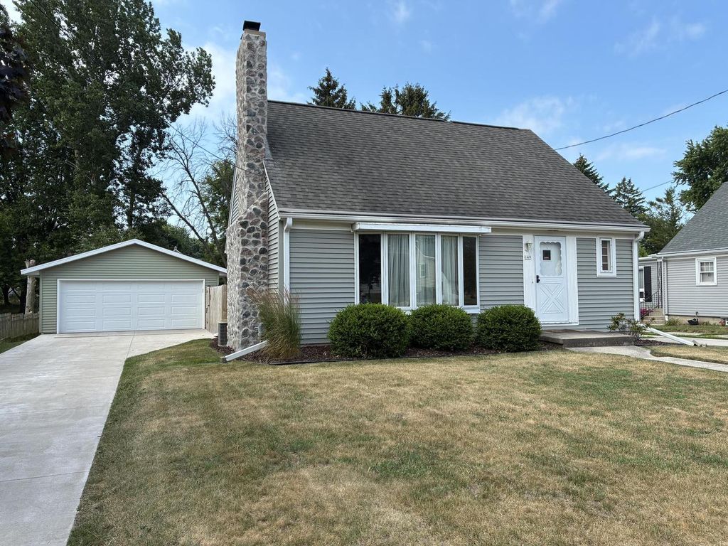 Photo of 149 W Center AVENUE, Cedar Grove, WI 53013 (MLS # 1972384)