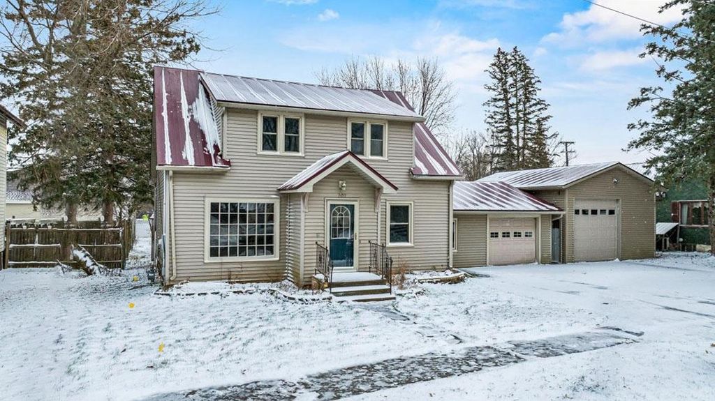 Photo of 307 S Palmetto AVENUE, Marshfield, WI 54449 (MLS # 22505631)