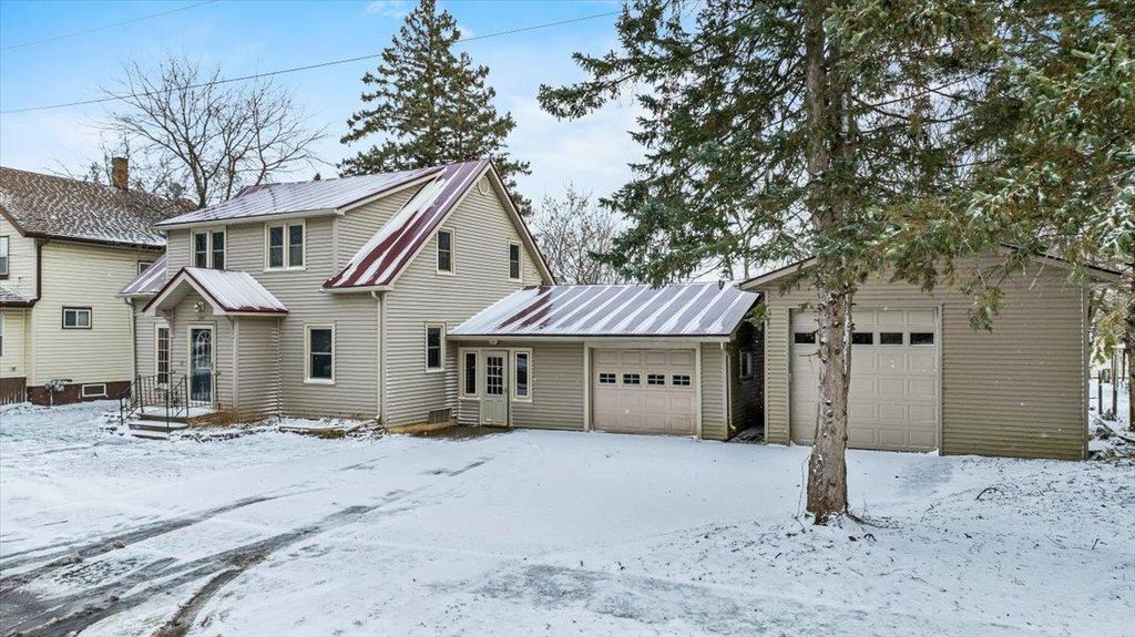 Photo of 307 S Palmetto AVENUE, Marshfield, WI 54449 (MLS # 22505631)