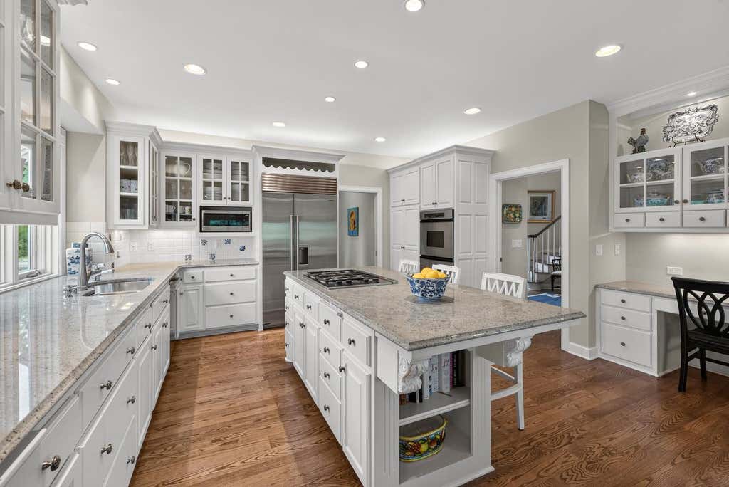 Photo of 2053 W Hidden Reserve CIRCLE, Mequon, WI 53092 (MLS # 1969230)