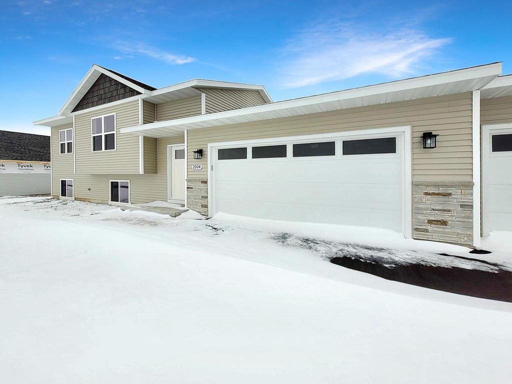 Photo of 2104 S Cottonwood AVENUE, Marshfield, WI 54449 (MLS # 22504856)
