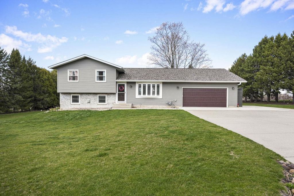 Photo of 4056 Lally ROAD, Oregon, WI 53575 (MLS # 2019172)
