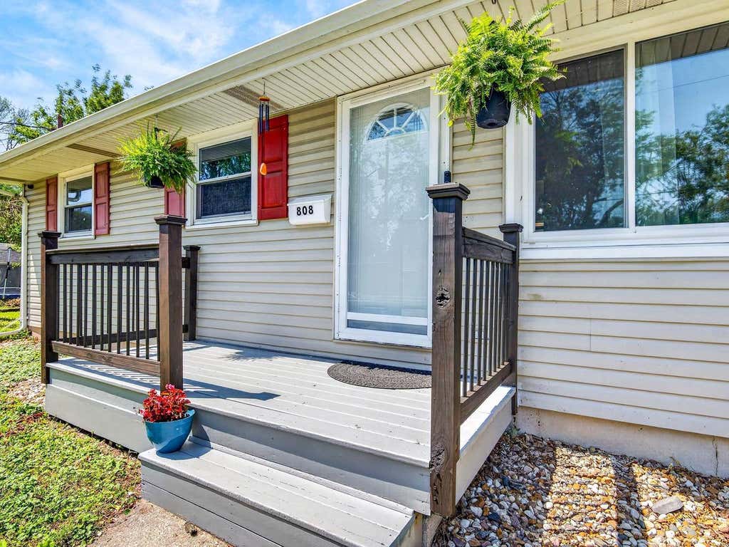 Photo of 808 Grove STREET, Menasha, WI 54952 (MLS # 50330361)