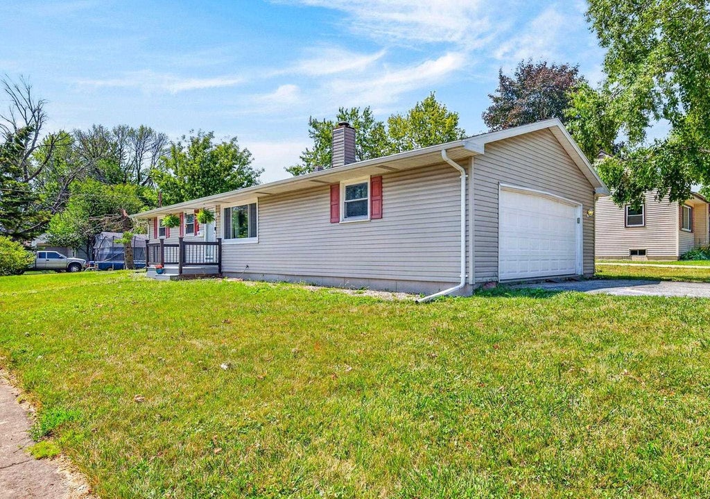 Photo of 808 Grove STREET, Menasha, WI 54952 (MLS # 50330361)
