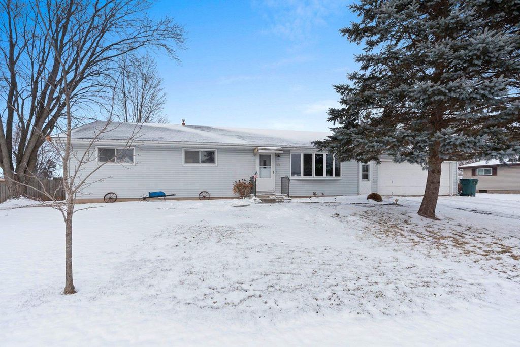 Photo of 270 Walnut STREET, Manawa, WI 54949 (MLS # 50319476)