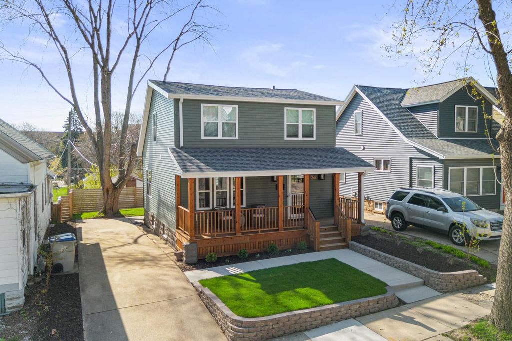 Photo of 2611 S Austin STREET, Milwaukee, WI 53207 (MLS # 1958179)