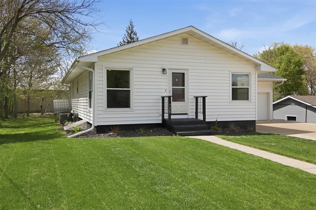 Photo of 728 2nd STREET, Altoona, WI 54720 (MLS # 1600956)