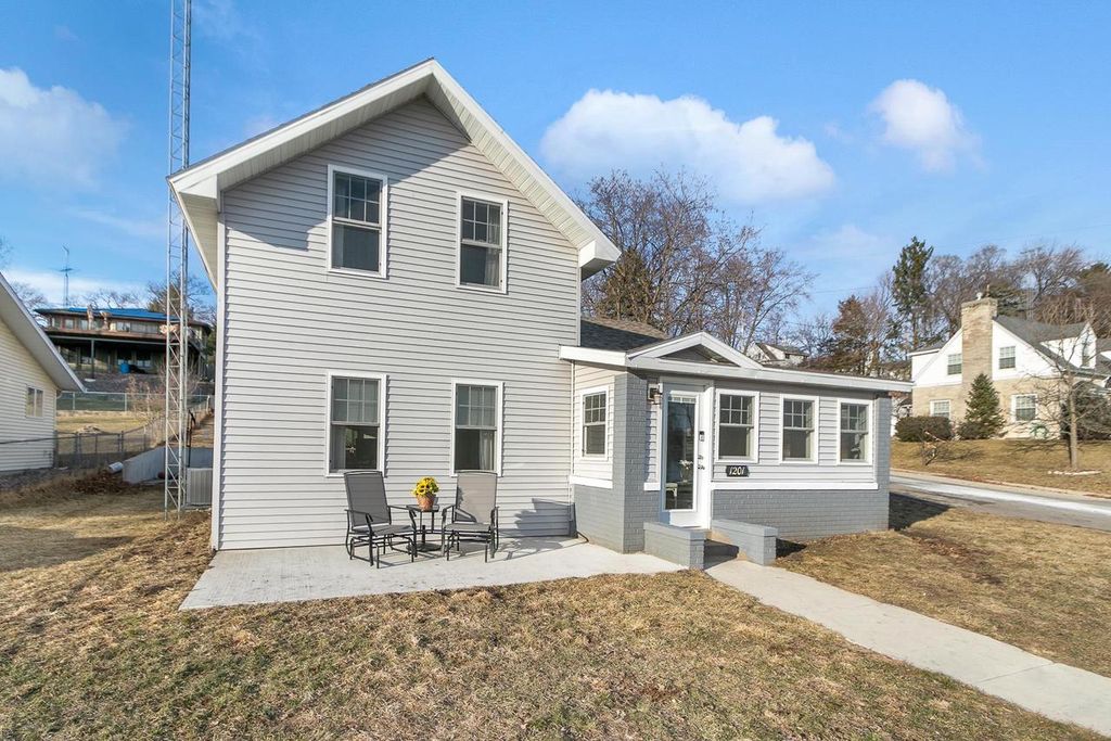 Photo of 1201 W Conant STREET, Portage, WI 53901 (MLS # 2017854)