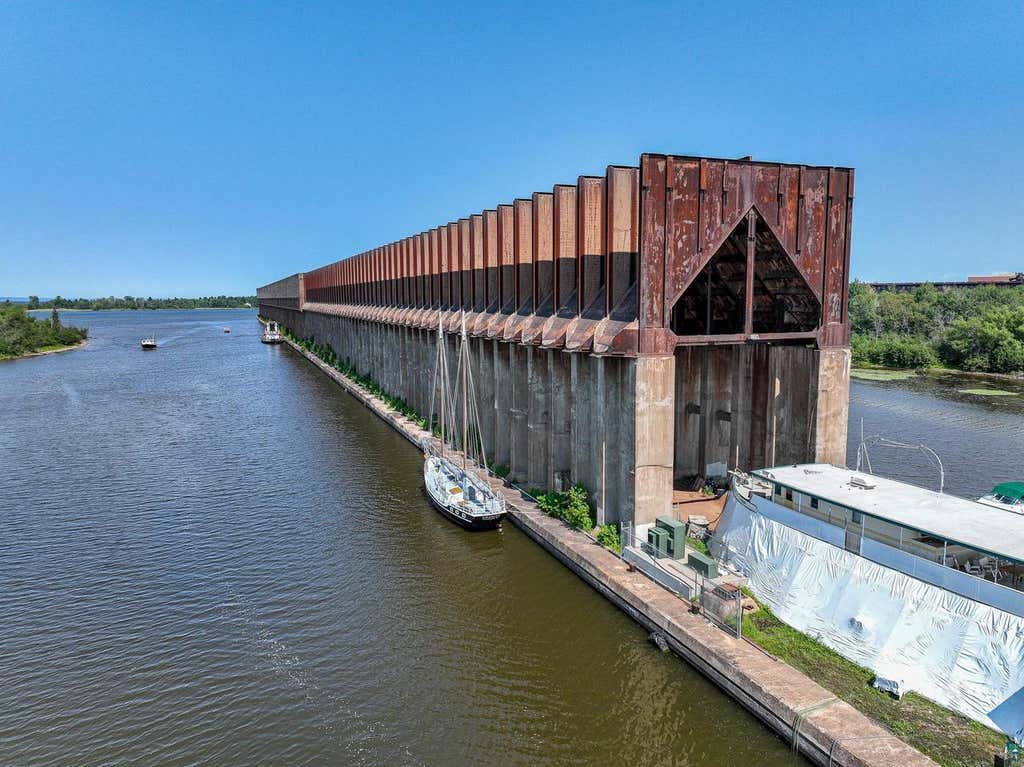 Photo of 92 E 30th AVENUE, Superior, WI 54880 (MLS # 6127118)