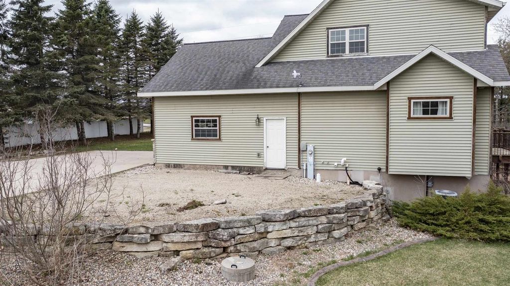 Photo of N5532 Spring Creek ROAD, Manawa, WI 54949 (MLS # 50319702)