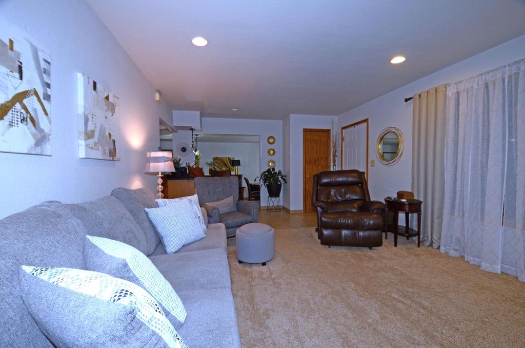 Photo of 5415 S Nicolet DRIVE, New Berlin, WI 53151 (MLS # 1953504)
