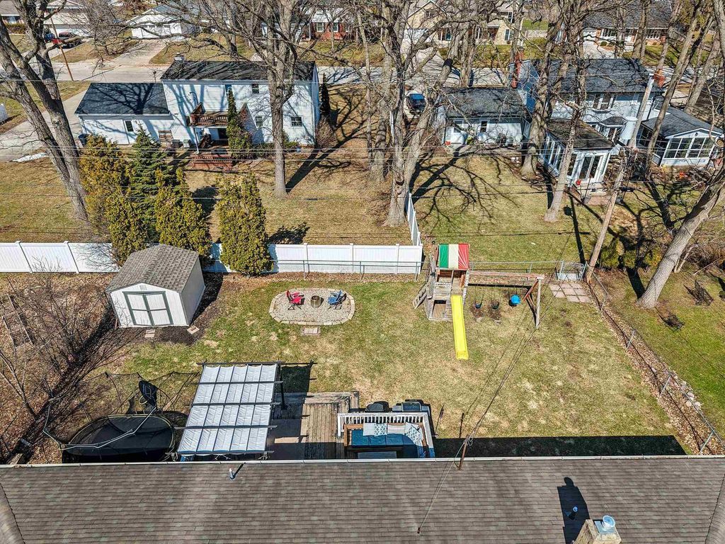 Photo of 421 Memory COURT, Green Bay, WI 54301 (MLS # 50323458)