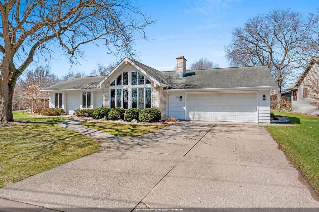 Photo of 1028 Riverside DRIVE, Kaukauna, WI 54130 (MLS # 50324391)