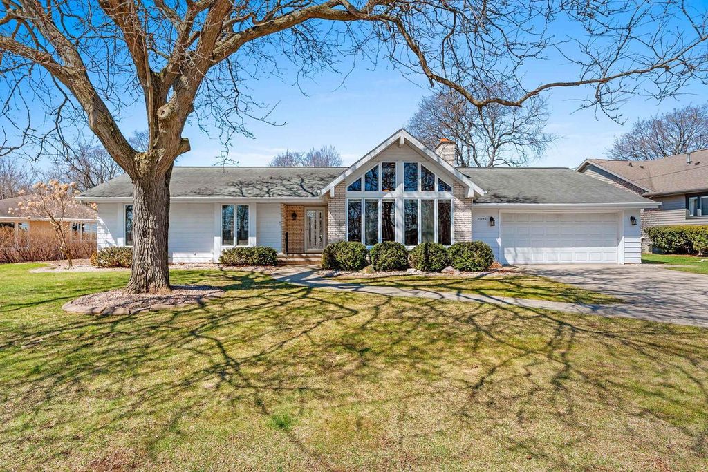 Photo of 1028 Riverside DRIVE, Kaukauna, WI 54130 (MLS # 50324391)