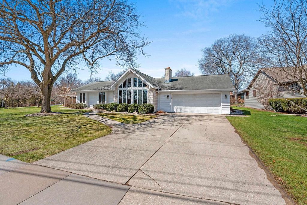 Photo of 1028 Riverside DRIVE, Kaukauna, WI 54130 (MLS # 50324391)