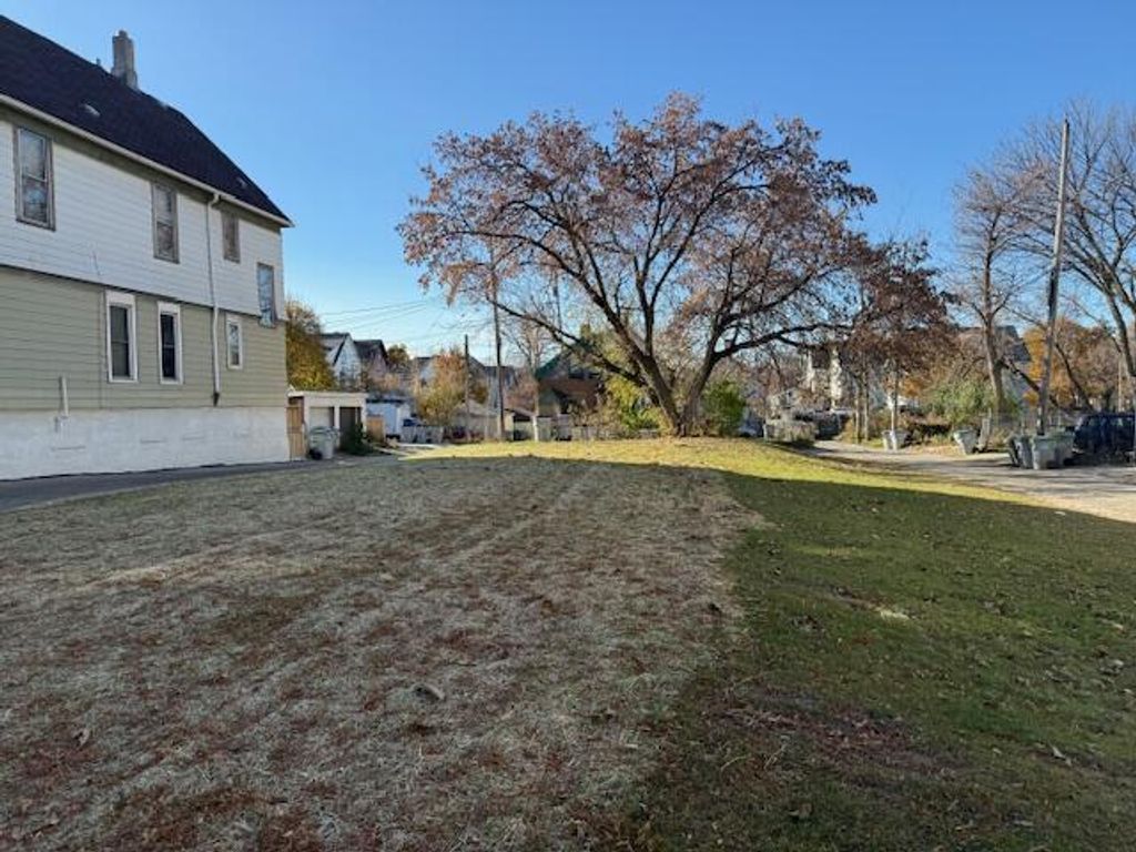 Photo of 319 N 31st STREET, Milwaukee, WI 53208 (MLS # 1944264)