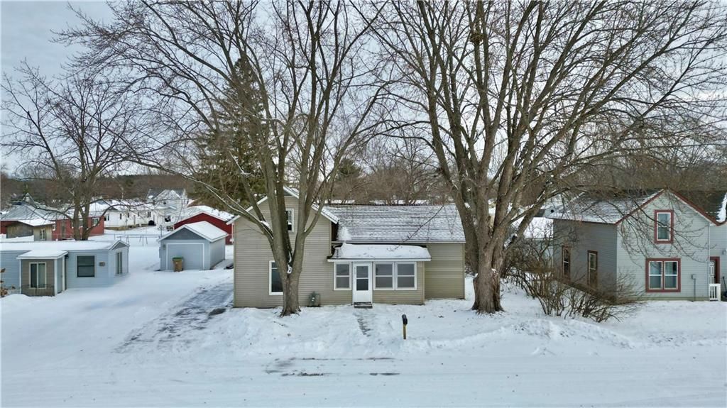 Photo of 515 Chippewa STREET, Chippewa Falls, WI 54729 (MLS # 1597607)