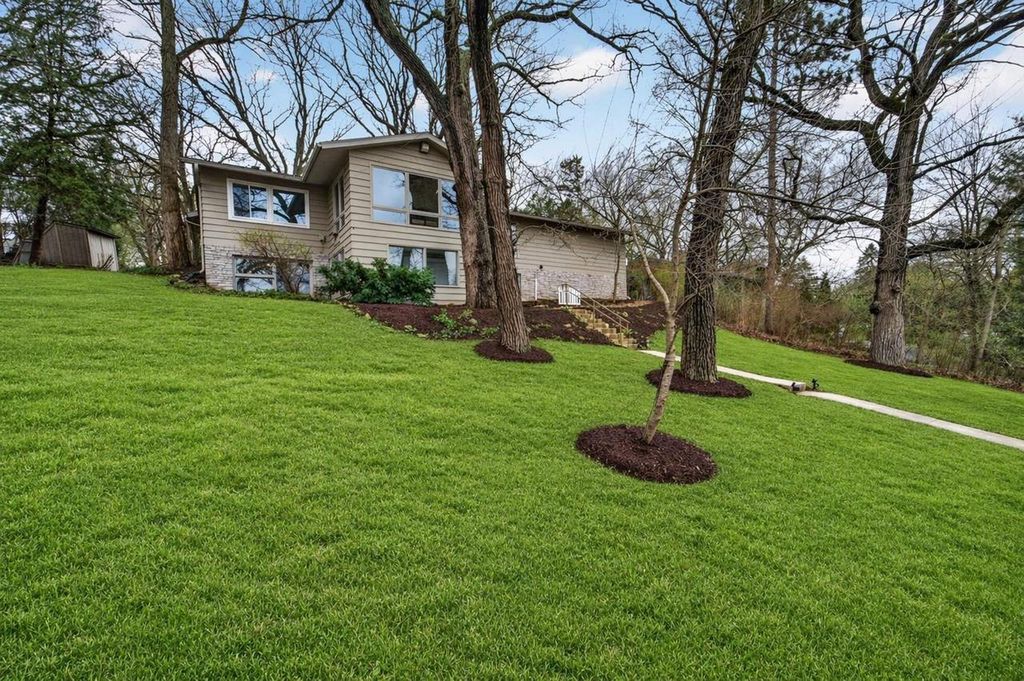 Photo of 5109 Lake Mendota DRIVE, Madison, WI 53705 (MLS # 2021094)