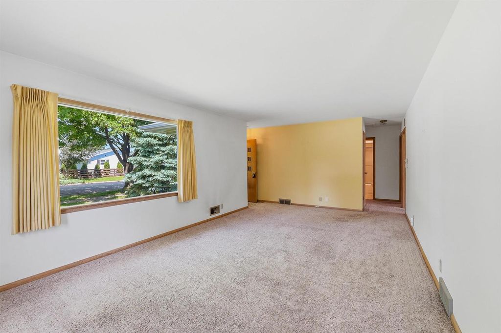 Photo of 75 S Reserve AVENUE, Fond Du Lac, WI 54935 (MLS # 50326509)
