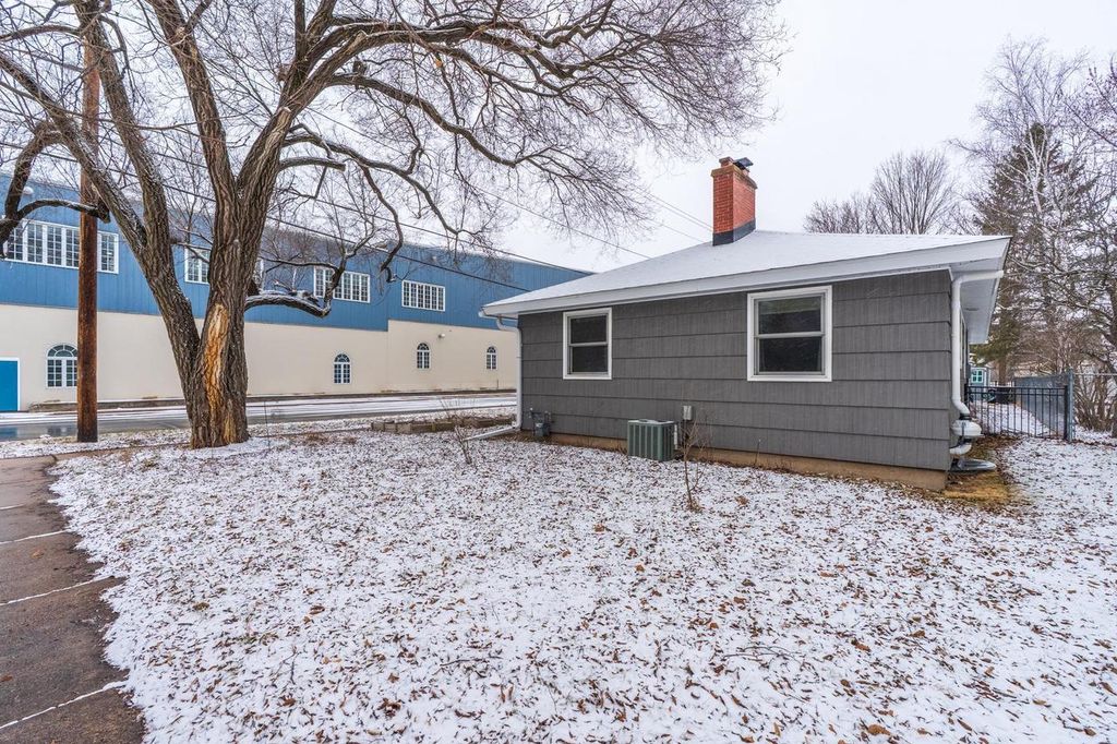 Photo of 806 Chellis STREET, Wausau, WI 54401 (MLS # 22600976)