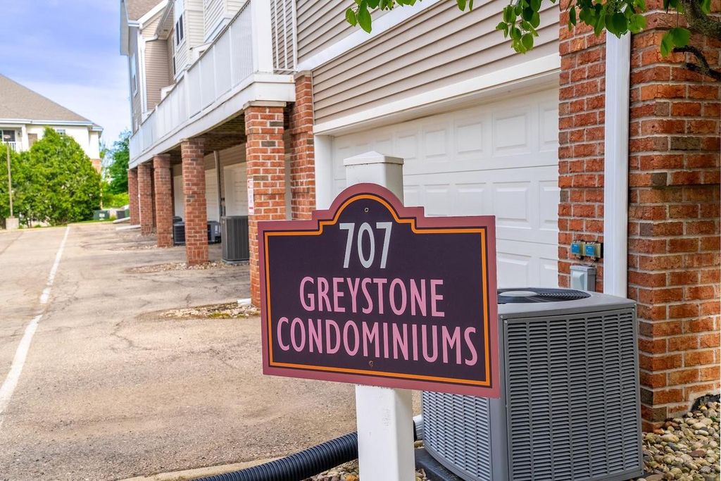 Photo of 707 Cricket LANE #5, Middleton, WI 53562 (MLS # 2016588)