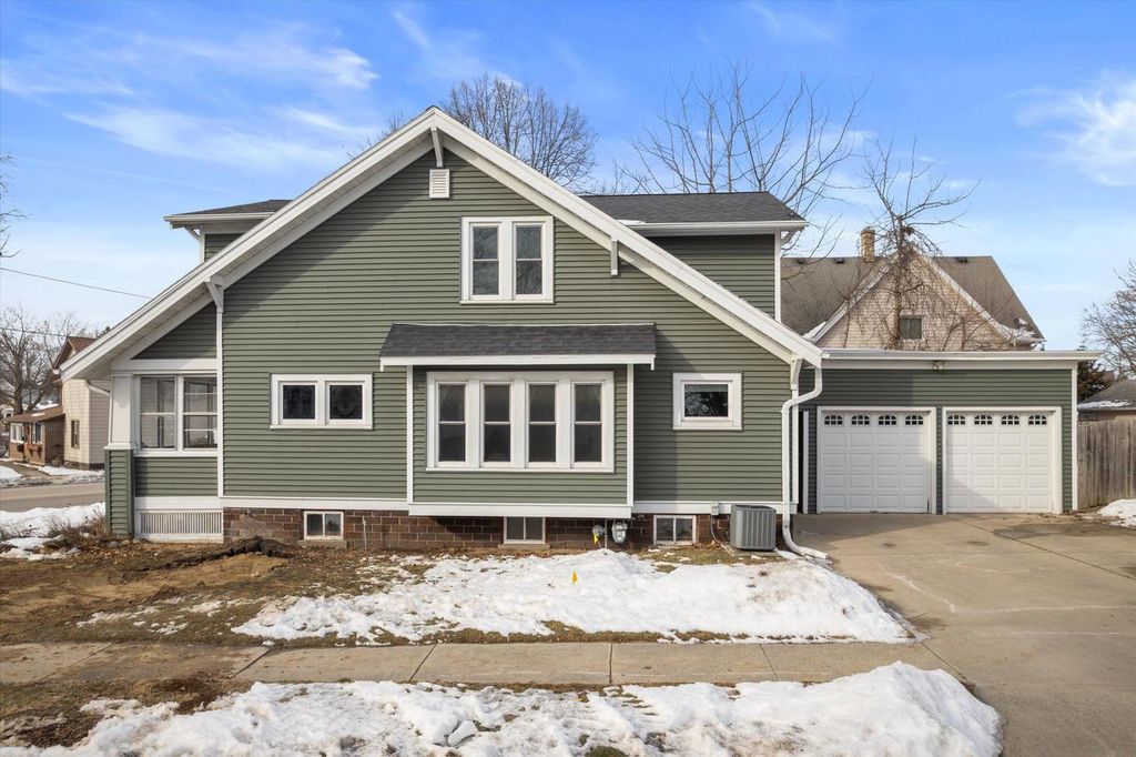 Photo of 601 N Church STREET, Watertown, WI 53098 (MLS # 1950348)