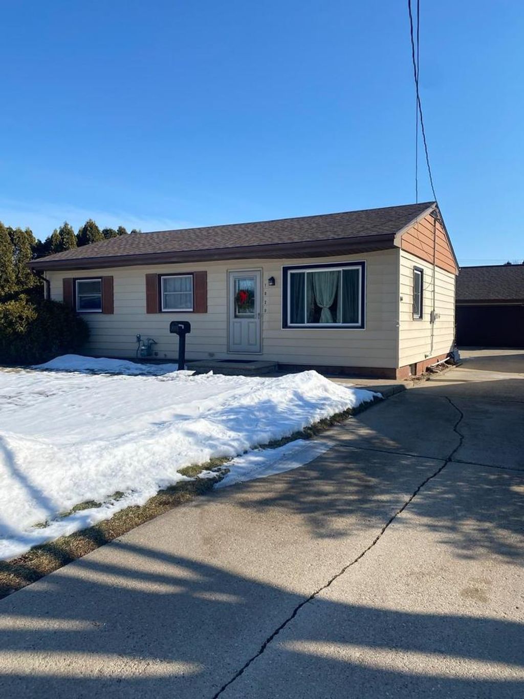 Photo of 1020 S Sawyer STREET, Oshkosh, WI 54902 (MLS # 50321193)