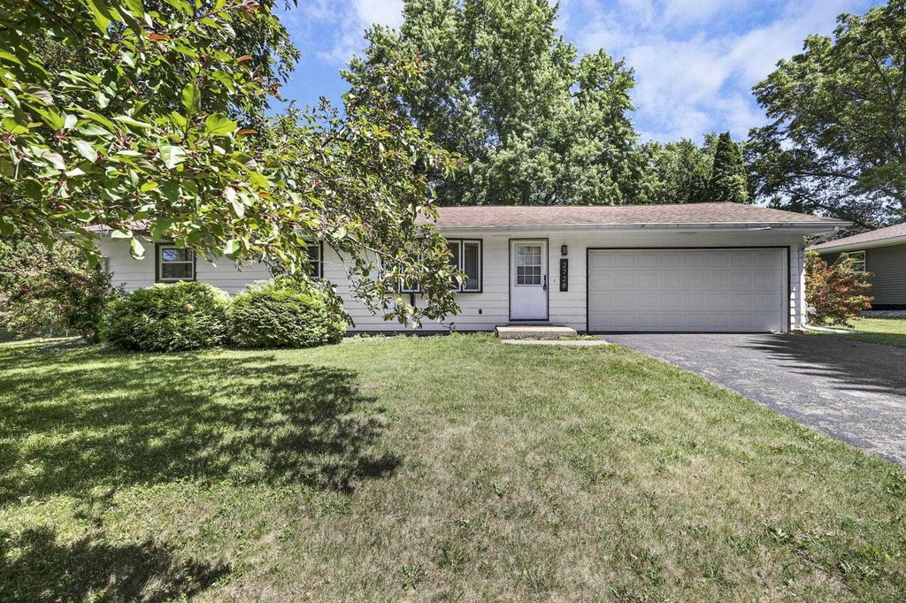 Photo of 2728 Florann DRIVE, Fitchburg, WI 53711 (MLS # 2024554)