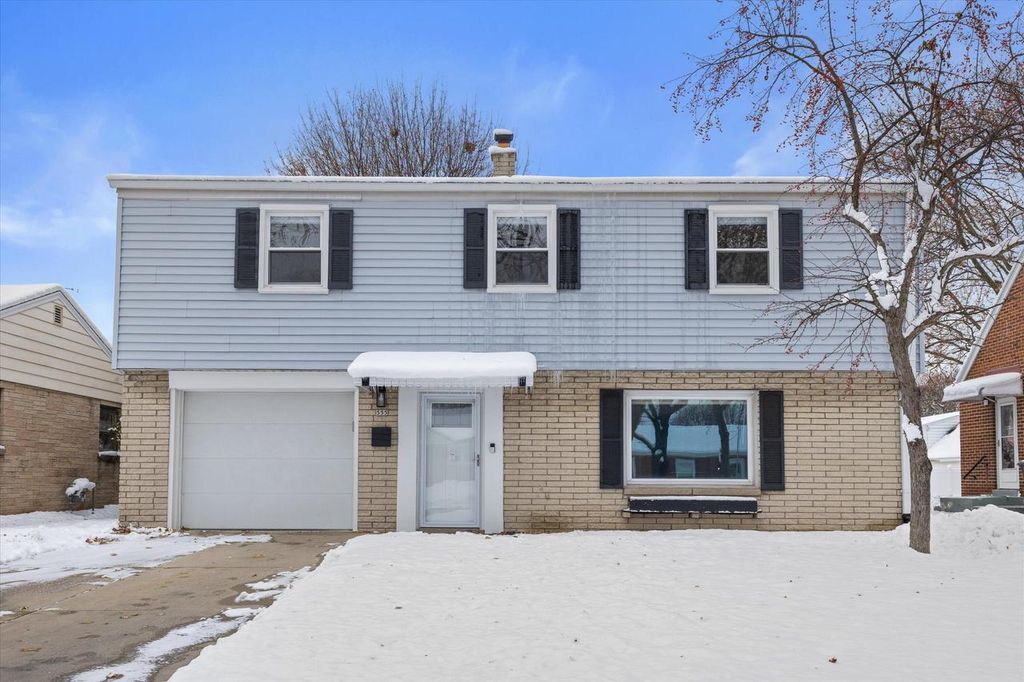 Photo of 555 N 105th STREET, Wauwatosa, WI 53226 (MLS # 1943328)