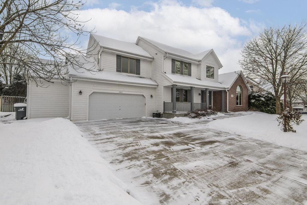 Photo of 2217 Deer PATH, Waukesha, WI 53189 (MLS # 1948102)