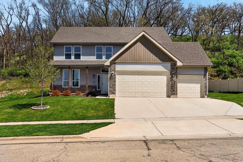 Photo of 112 Valle Tell DRIVE, New Glarus, WI 53574 (MLS # 2022664)