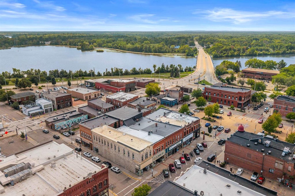 Photo of 927 - 929 - 933 Main STREET #1314 Third Street, Stevens Point, WI 54481 (MLS # 22604243)