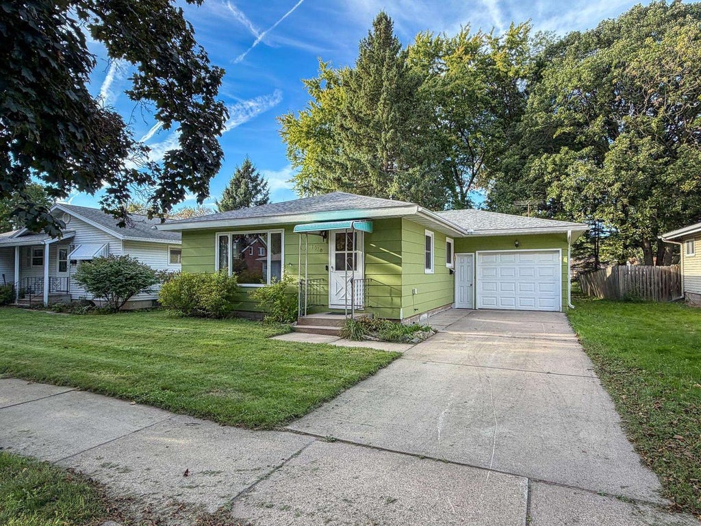 Photo of 1020 McIntosh STREET, Wausau, WI 54403 (MLS # 22604615)