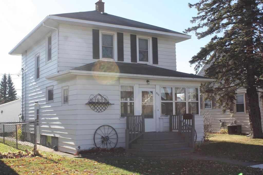 Photo of 820 Lincoln STREET, Superior, WI 54880 (MLS # 6122803)