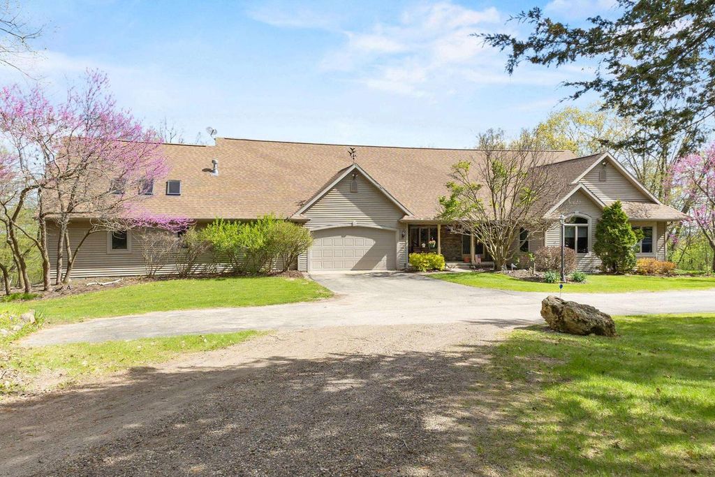 Photo of N6130 Honeysuckle LANE, Green Lake, WI 54941 (MLS # 2022741)
